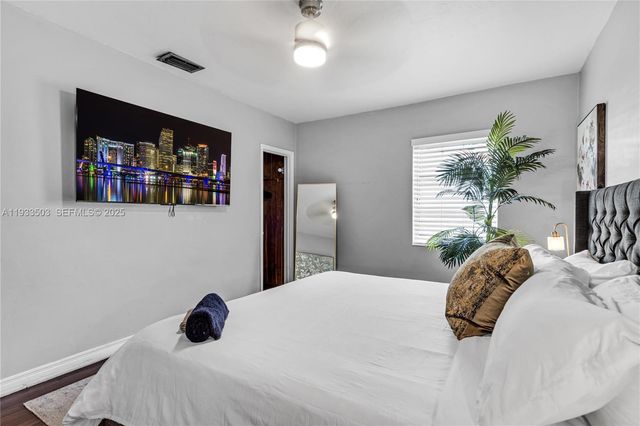 427 NE 107th St 1, Miami, FL 33161