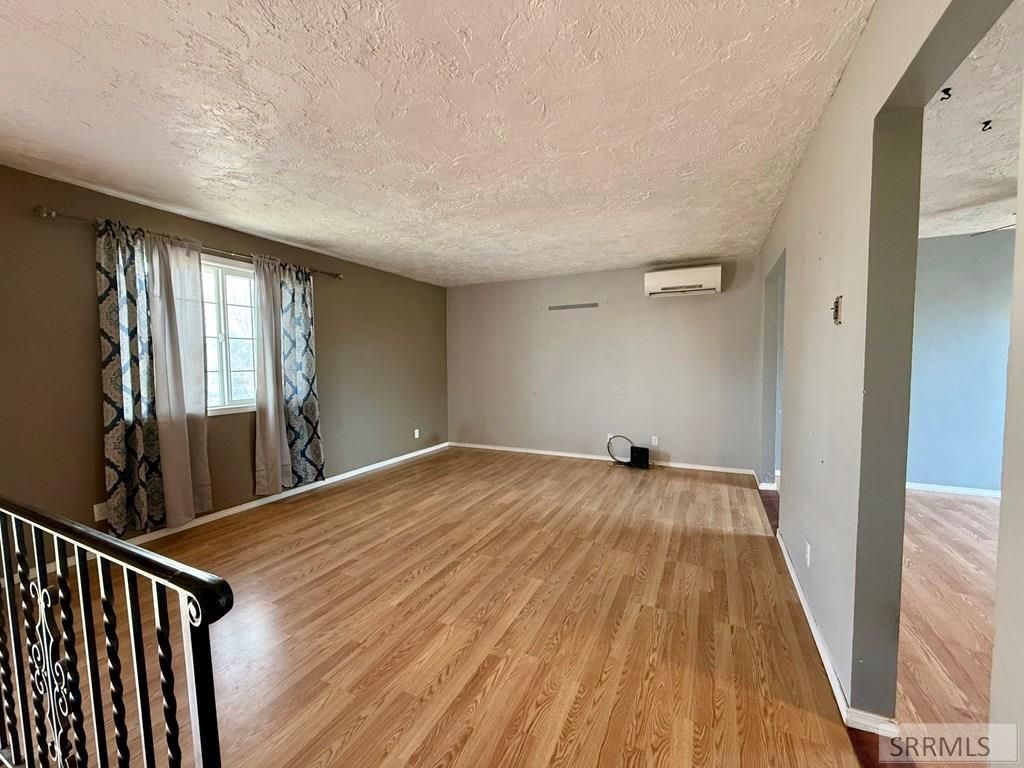 Image 7 of property listing at 155 Hummingbird Lane, Shelley, ID 83274