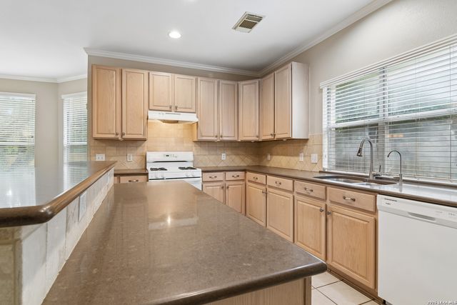 6318 Jade Gln, San Antonio, TX 78249