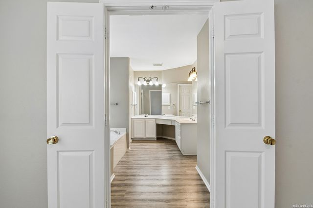 6318 Jade Gln, San Antonio, TX 78249