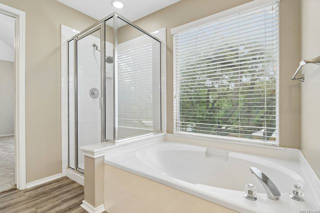 6318 Jade Gln, San Antonio, TX 78249