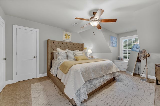 533 W North Street, Fayetteville, AR 72701