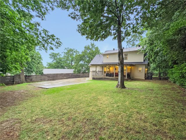 533 W North Street, Fayetteville, AR 72701