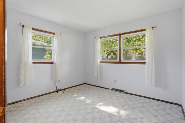 8112 7th Street W, Rock Island, IL 61201
