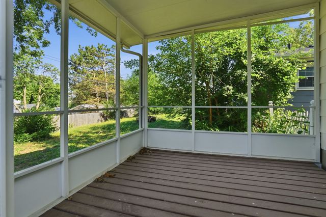 8112 7th Street W, Rock Island, IL 61201