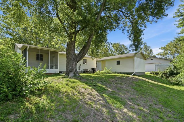 8112 7th Street W, Rock Island, IL 61201