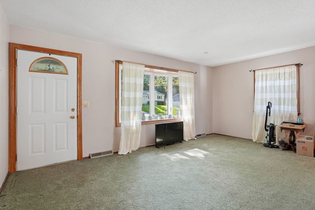 8112 7th Street W, Rock Island, IL 61201