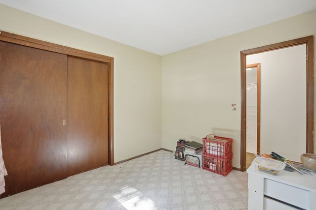 8112 7th Street W, Rock Island, IL 61201