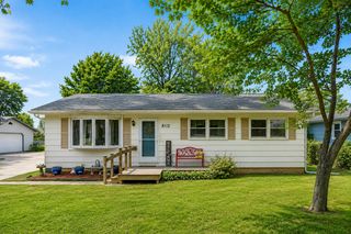 8112 7th Street W, Rock Island, IL 61201