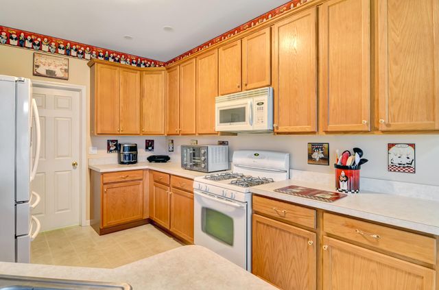 821 Grand Haven Way, Schererville, IN 46375