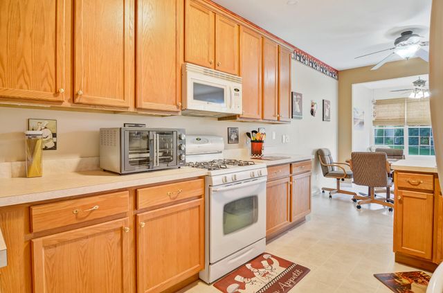 821 Grand Haven Way, Schererville, IN 46375