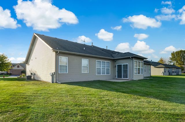 821 Grand Haven Way, Schererville, IN 46375