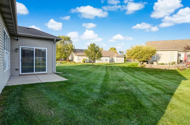 821 Grand Haven Way, Schererville, IN 46375