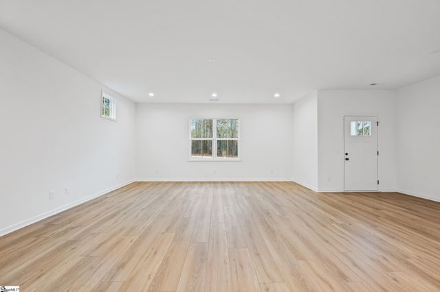 122 Guest Circle, Anderson, SC 29621