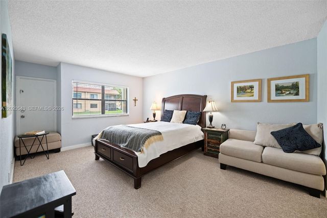 200 Lakeview Dr 113, Weston, FL 33326