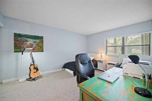 200 Lakeview Dr 113, Weston, FL 33326