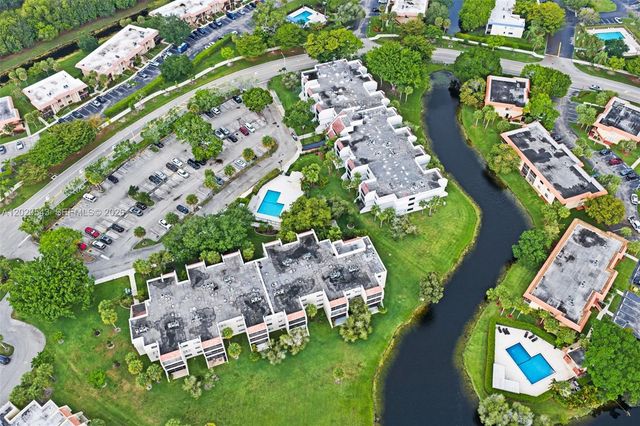 200 Lakeview Dr 113, Weston, FL 33326