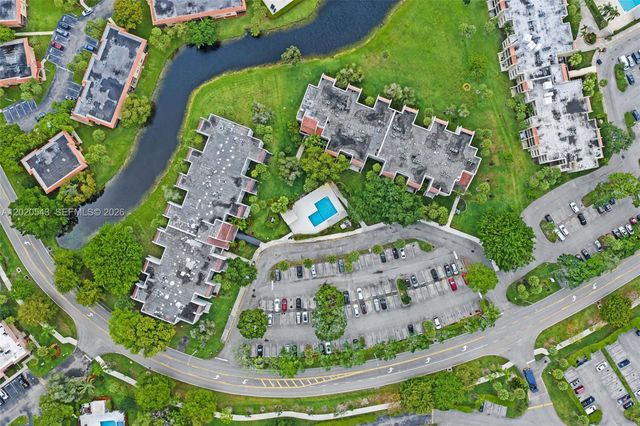 200 Lakeview Dr 113, Weston, FL 33326
