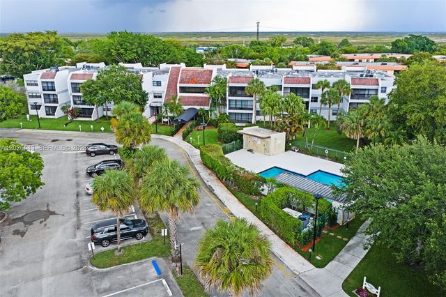 200 Lakeview Dr 113, Weston, FL 33326