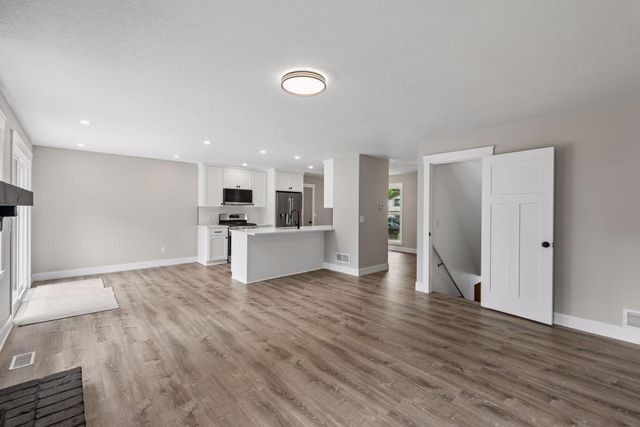 11689 99th Avenue N, Maple Grove, MN 55369
