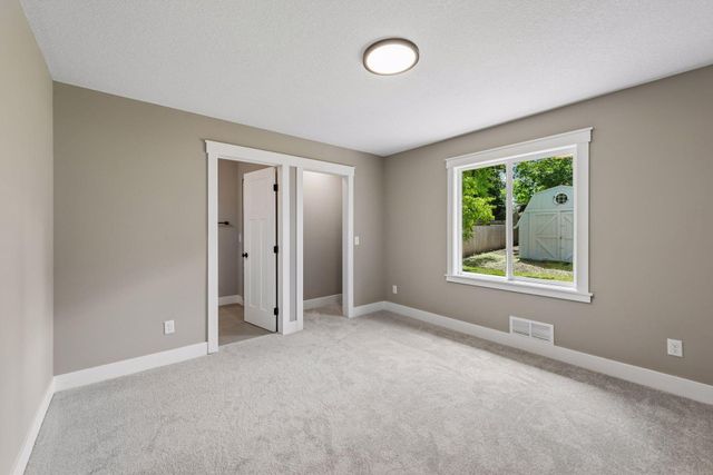 11689 99th Avenue N, Maple Grove, MN 55369