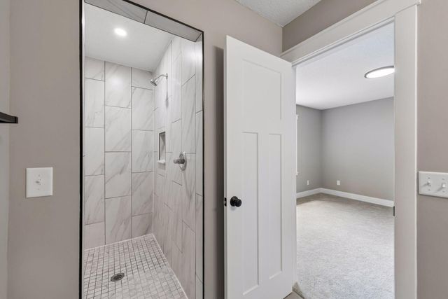 11689 99th Avenue N, Maple Grove, MN 55369