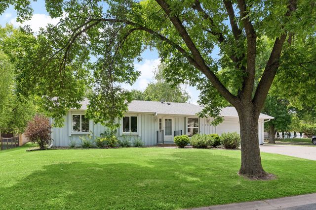 11689 99th Avenue N, Maple Grove, MN 55369