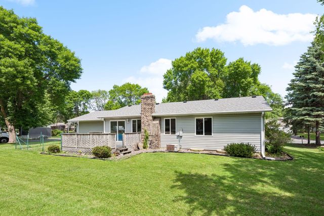 11689 99th Avenue N, Maple Grove, MN 55369