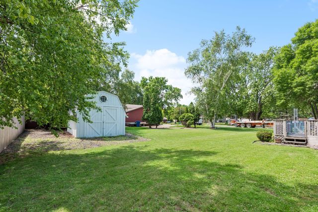 11689 99th Avenue N, Maple Grove, MN 55369