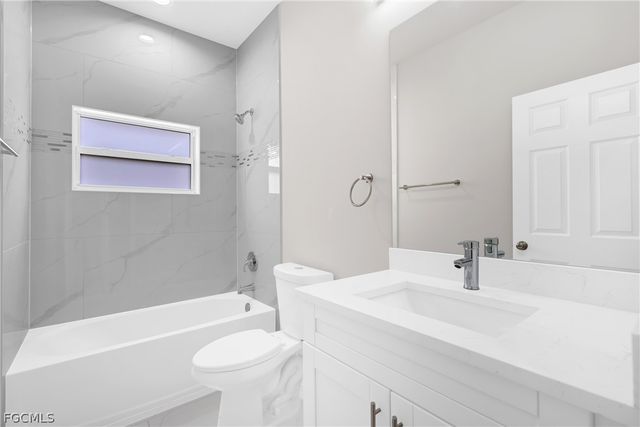 725 Lamar ST E, Lehigh Acres, FL 33974