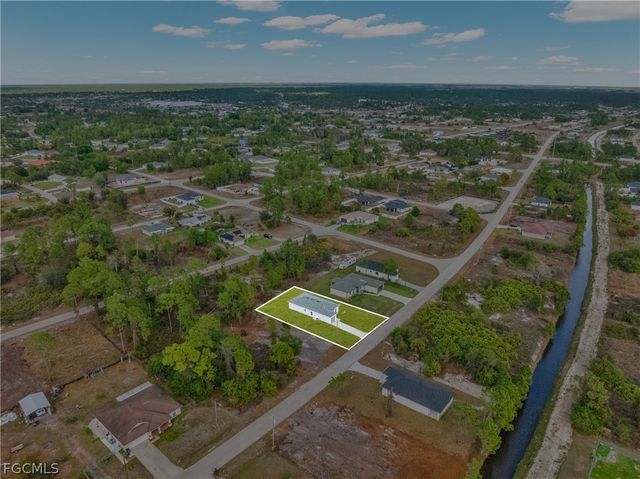 725 Lamar ST E, Lehigh Acres, FL 33974