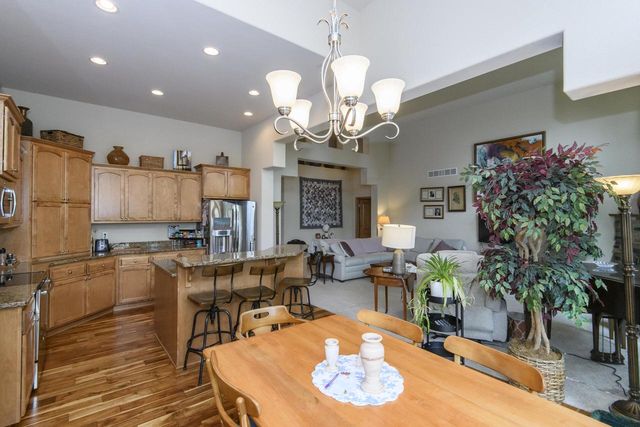 1207 Woodland Hills DRIVE, Waukesha, WI 53188