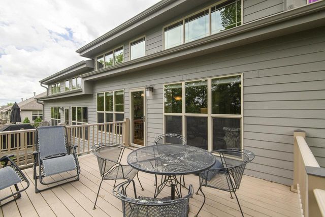 1207 Woodland Hills DRIVE, Waukesha, WI 53188