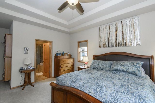 1207 Woodland Hills DRIVE, Waukesha, WI 53188
