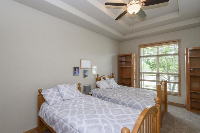 1207 Woodland Hills DRIVE, Waukesha, WI 53188