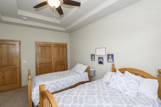 1207 Woodland Hills DRIVE, Waukesha, WI 53188