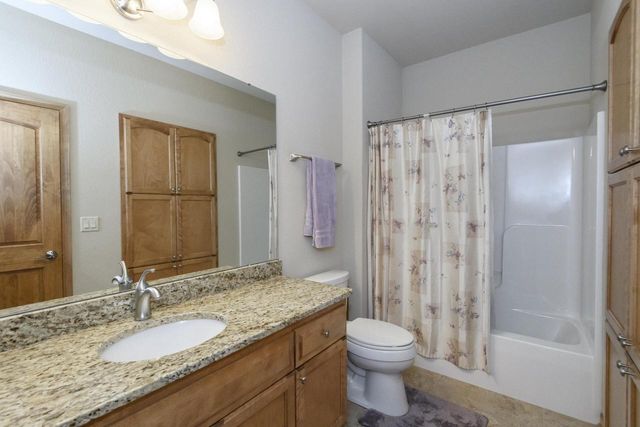 1207 Woodland Hills DRIVE, Waukesha, WI 53188