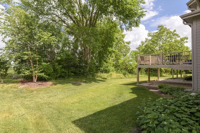 1207 Woodland Hills DRIVE, Waukesha, WI 53188