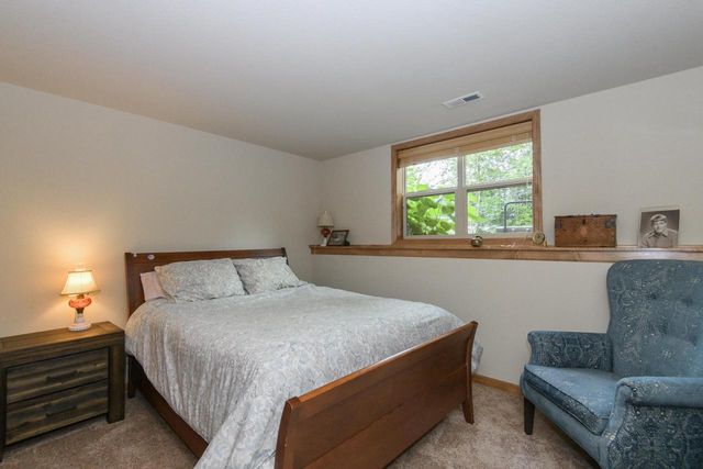 1207 Woodland Hills DRIVE, Waukesha, WI 53188