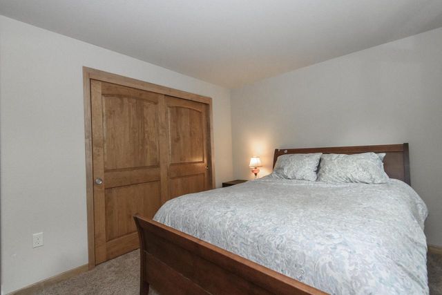 1207 Woodland Hills DRIVE, Waukesha, WI 53188