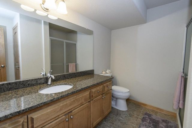 1207 Woodland Hills DRIVE, Waukesha, WI 53188