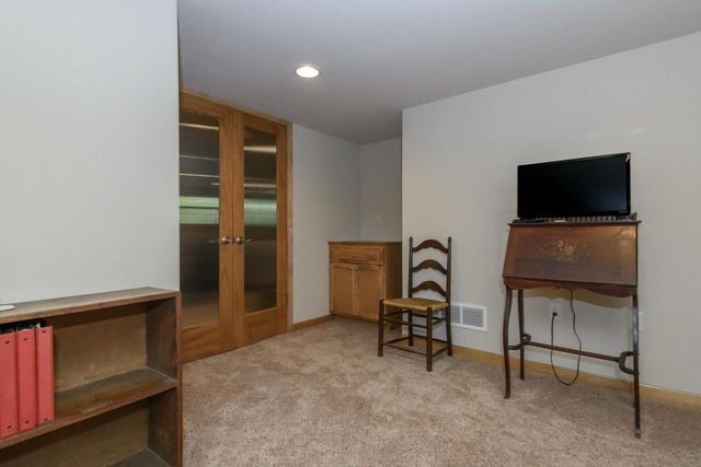 1207 Woodland Hills DRIVE, Waukesha, WI 53188