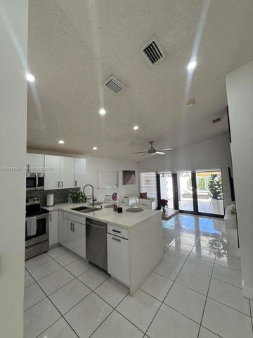 13818 SW 157th Ter, Miami, FL 33177