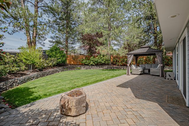 2537 Seville Circle, Medford, OR 97504