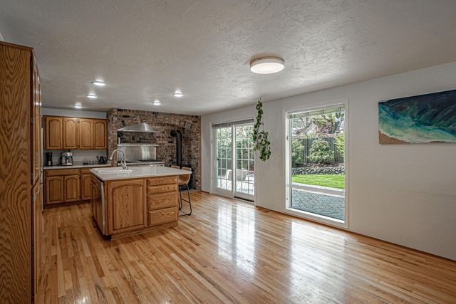 2537 Seville Circle, Medford, OR 97504