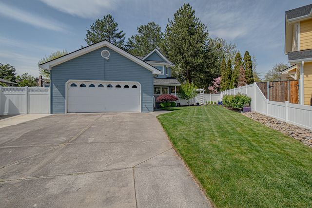 2537 Seville Circle, Medford, OR 97504