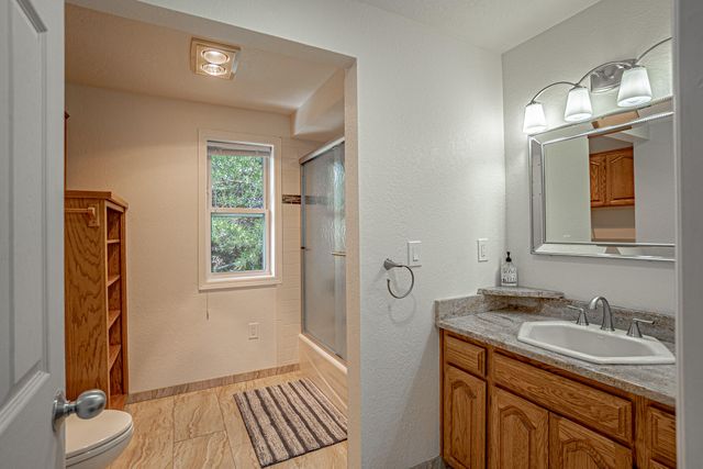 2537 Seville Circle, Medford, OR 97504