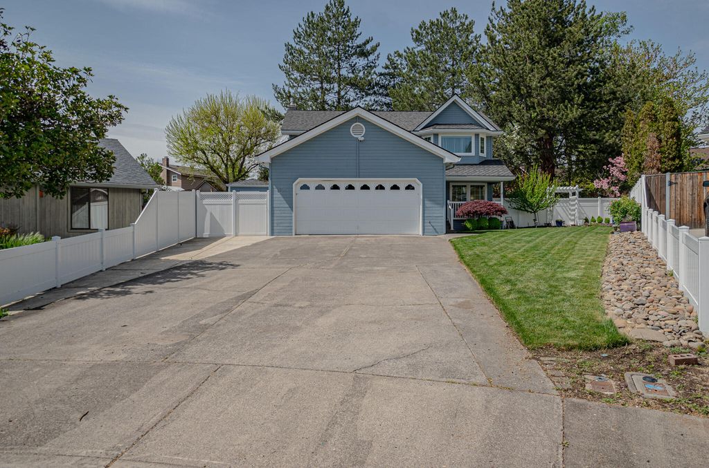 2537 Seville Circle, Medford, OR 97504