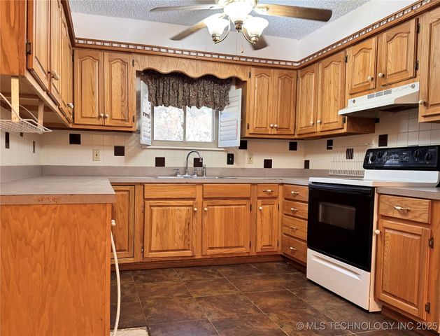 1114 Comet, Ardmore, OK 73401