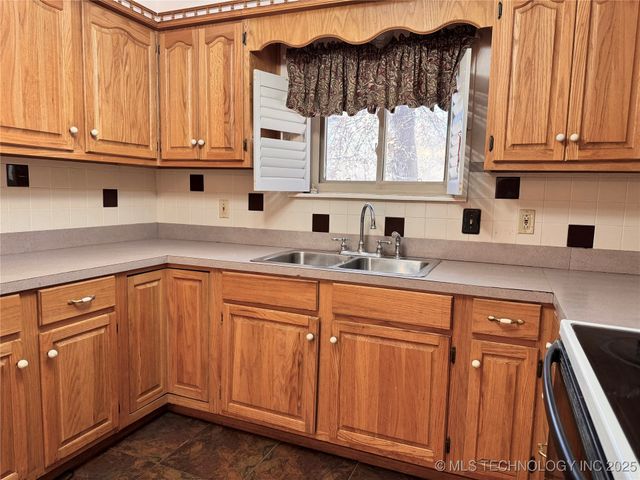 1114 Comet, Ardmore, OK 73401